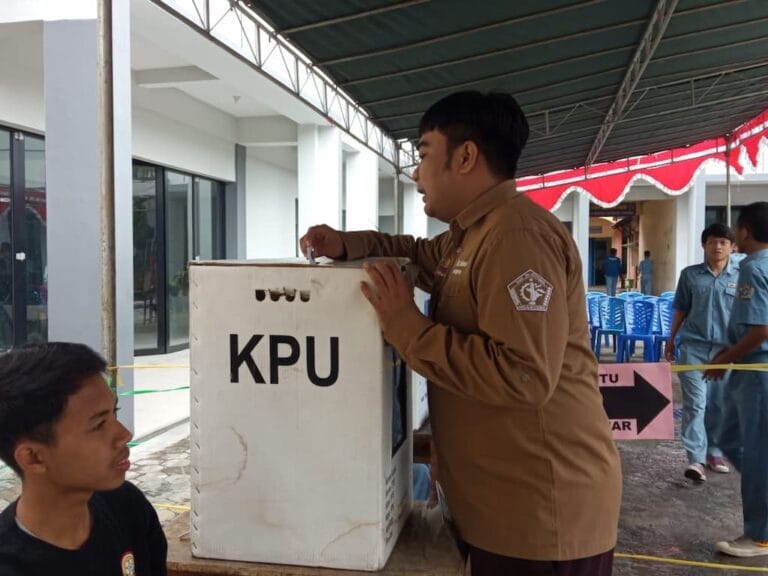 Suasana pemungutan suara Pemilihan Ketua OSIS SMK Dr. Sutomo Temanggung 2023