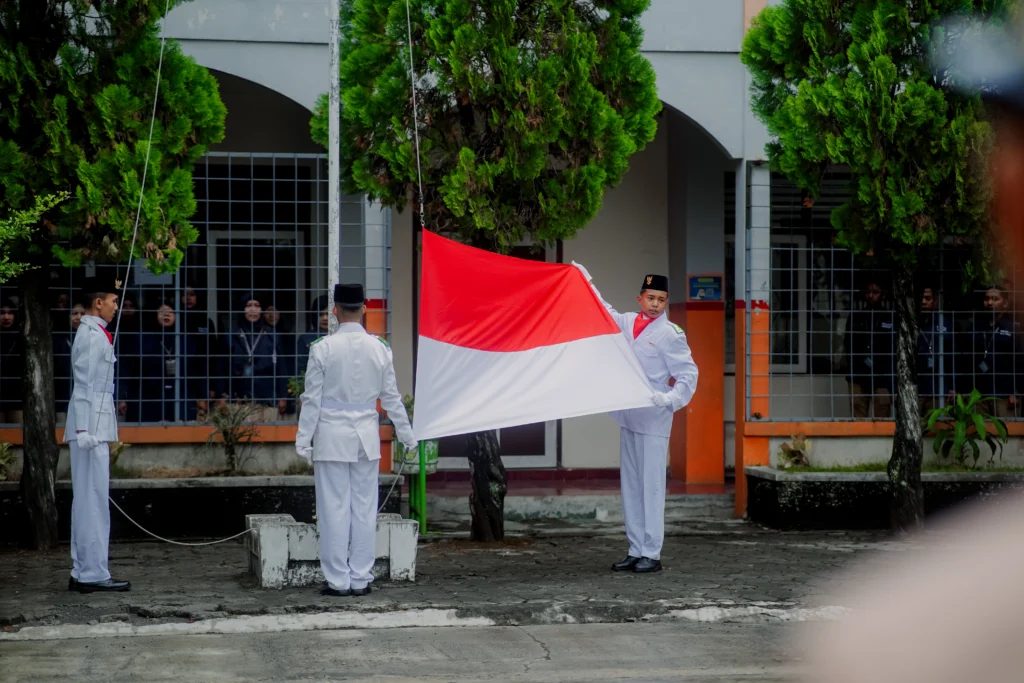 SMK Dr. Sutomo Temanggung Gelar Upacara Peringatan HUT ke-81 Kemerdekaan Republik Indonesia